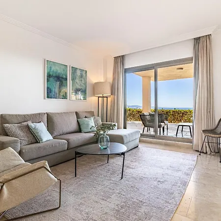 Apartment Large 3-bedroom Nestled In Golf Paradise