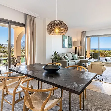 Large 3-bedroom Nestled In Golf Paradise *