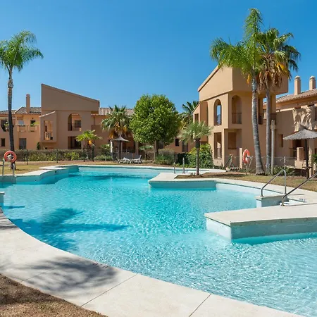 Apartment Large 3-bedroom Nestled In Golf Paradise