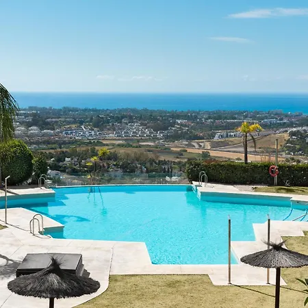 Large 3-bedroom Nestled In Golf Paradise *