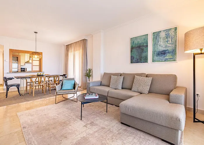 Apartment Large 3-bedroom Nestled In Golf Paradise Estepona