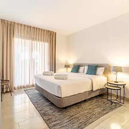 Large 3-bedroom Nestled In Golf Paradise אסטפונה