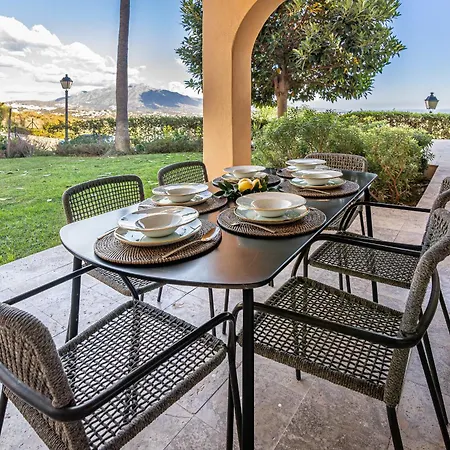 Large 3-bedroom Nestled In Golf Paradise *