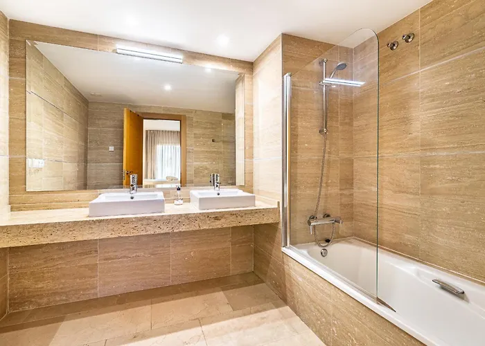 Apartamento Large 3-bedroom Nestled In Golf Paradise Estepona