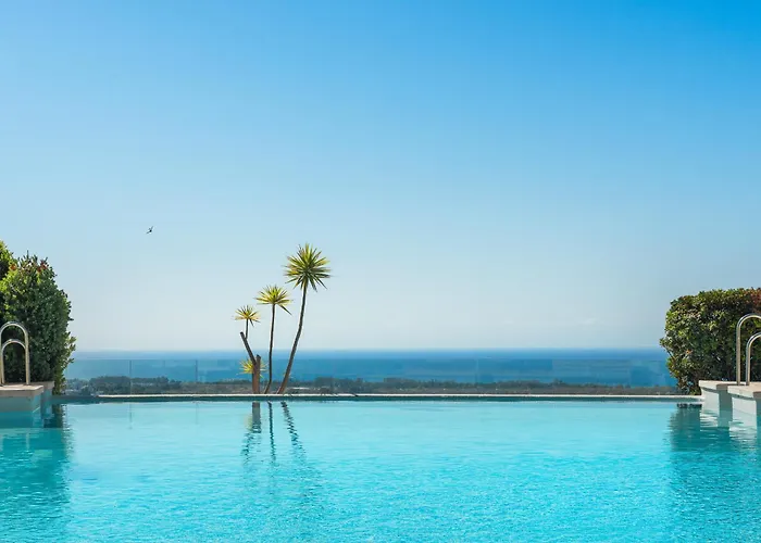 Large 3-bedroom Nestled In Golf Paradise Appartement *