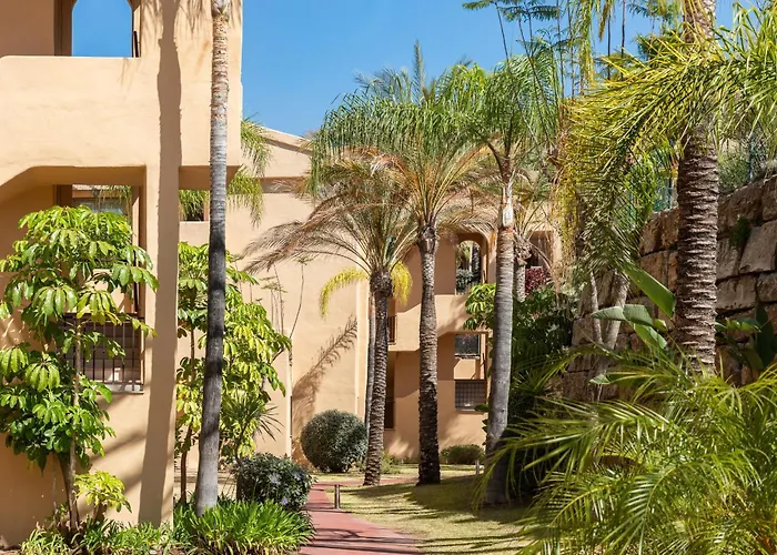 Large 3-bedroom Nestled In Golf Paradise Appartement Estepona
